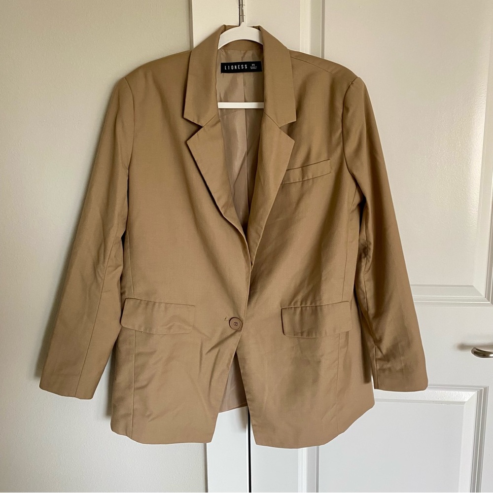 Lioness Minimal Modern Chic One Button Oversized Boxy Pocket Academia Blazer